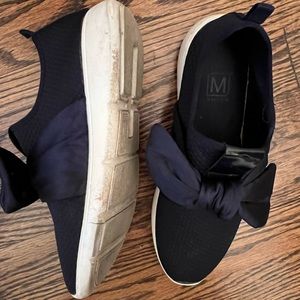 Darling bow sneakers for ladies in navy blue